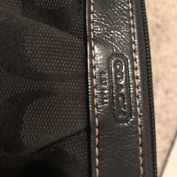 Coach Wristlet - Picture 4 of 4